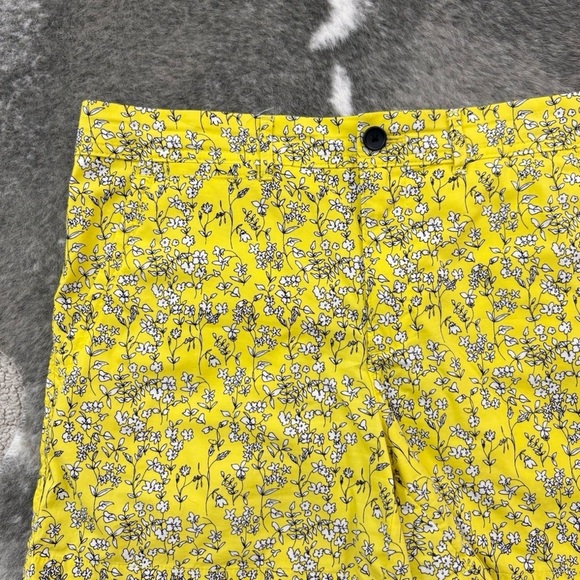 Banana Republic Floral Shorts - Picture 7 of 11